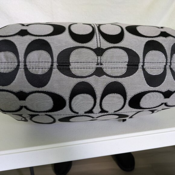 COACH Poppy Black & Silver Outline Hobo Tote $60.00 - Picture 4 of 10